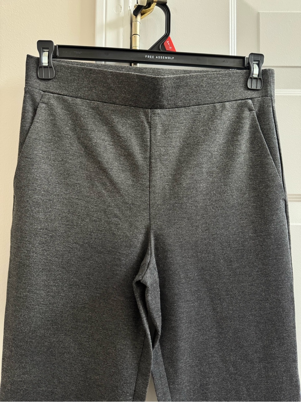 Ann Taylor - Women’s Weekend Dark Gray Pull-up Knit Pants (medium) - Picture 3 of 5